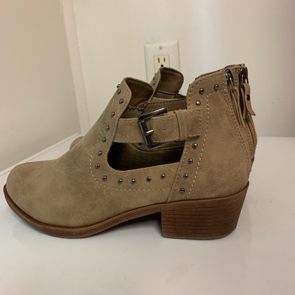 Seven7 Size 7 Women’s Boots. BNWT. - Picture 2 of 3